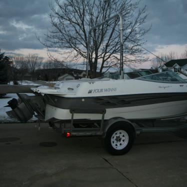 2000 Four Winns horizon 180 ls