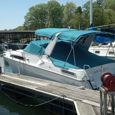 1992 Four Winns 285 express cruiser