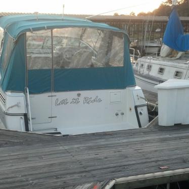 1992 Four Winns 285 express cruiser