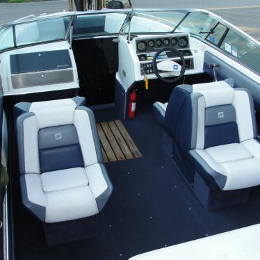 1990 Four Winns 220 horizon