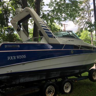 1990 Four Winns 265 vista