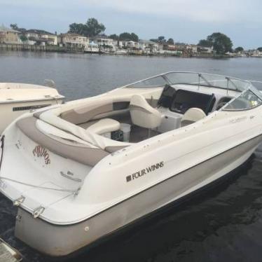 1997 Four Winns sundowner 245