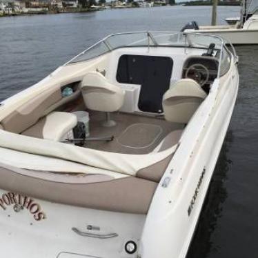 1997 Four Winns sundowner 245