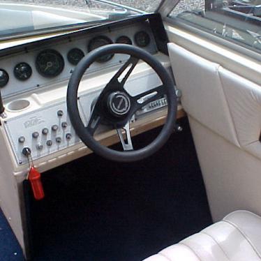 1986 Four Winns horizon