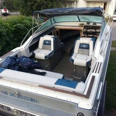 1989 Four Winns 225 sundowner