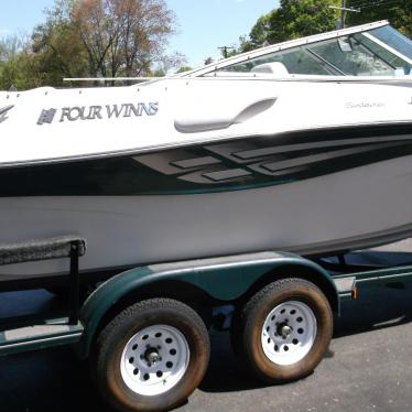 2001 Four Winns 215 sundowner