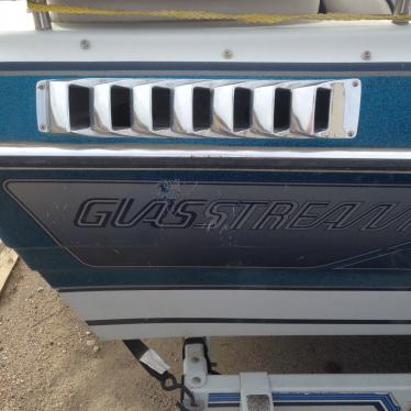 1988 Glastron glasstream 19 ft