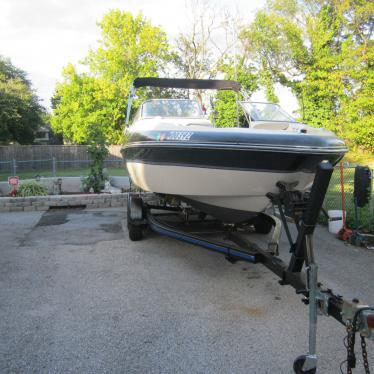 2004 Glastron gx 235