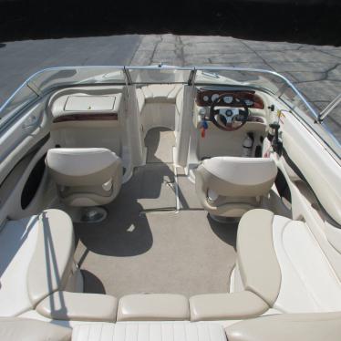 2005 Glastron 235