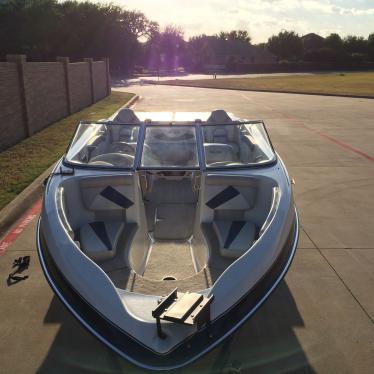 2007 Glastron gt 205 ski/fish