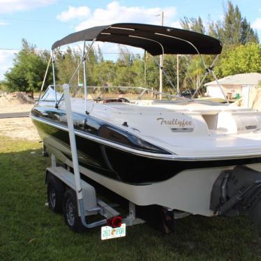 2004 Glastron gx 235