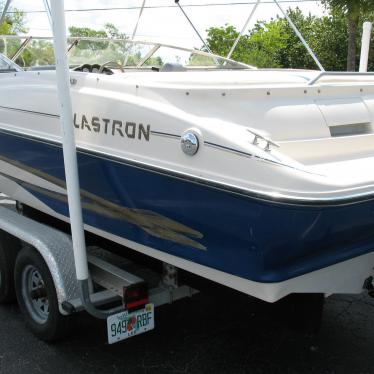 2000 Glastron gx 225