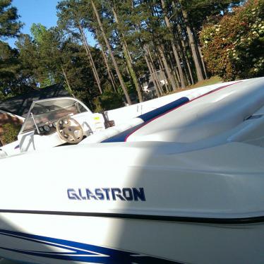 2005 Glastron mx175