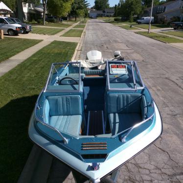 1981 Glastron open bow v-hull