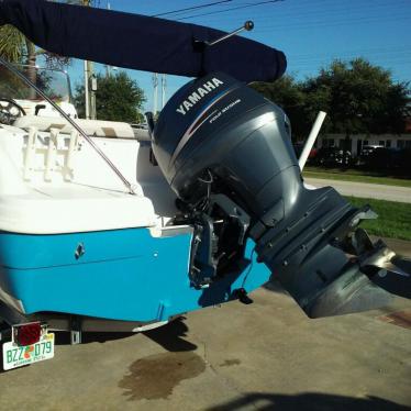 2005 Hurricane 21 deck boat