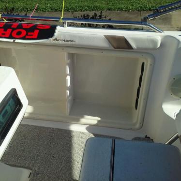 2005 Hurricane 21 deck boat