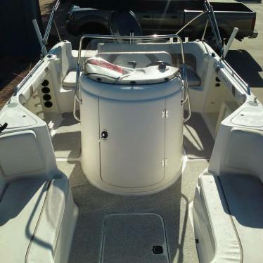 2005 Hurricane 21 deck boat