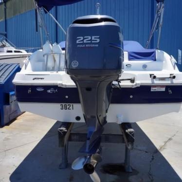 2010 Hurricane sun deck 2300 ob