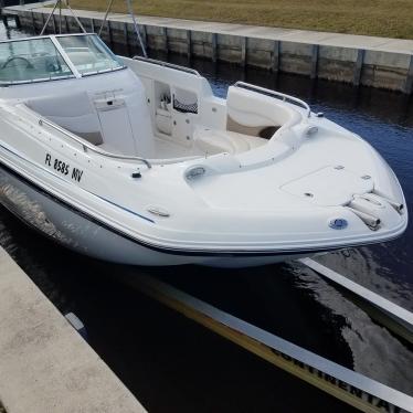 2004 Hurricane 260 sundeck