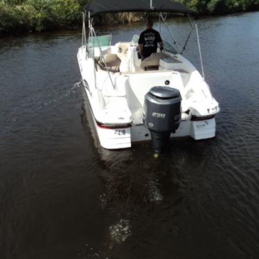 2013 Hurricane 2400 sundeck