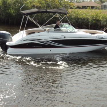 2013 Hurricane 2400 sundeck