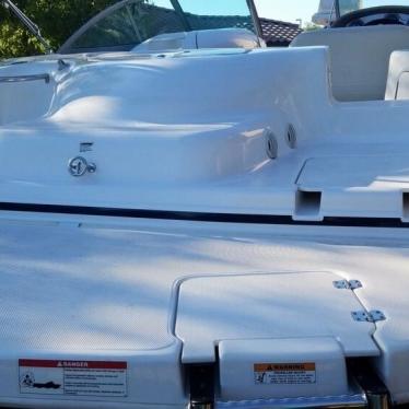 2013 Hurricane 217 sun deck