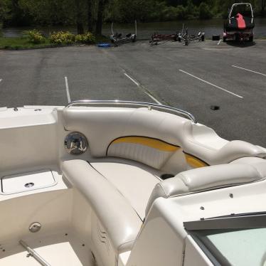 2008 Hurricane sun deck 2000