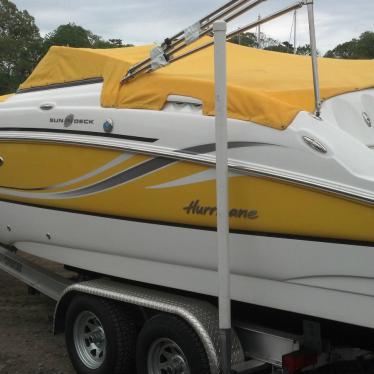 2013 Hurricane sun deck 2400