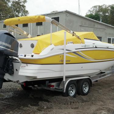 2013 Hurricane sun deck 2400