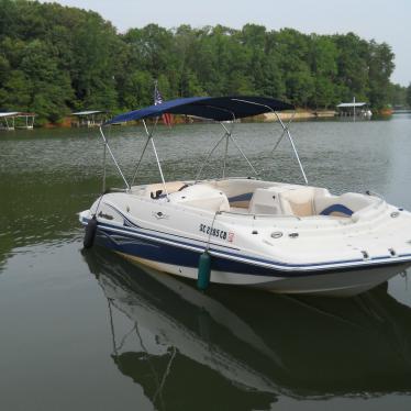 2007 Hurricane deck boat 202 io