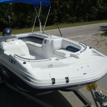 2011 Hurricane 188 sun deck