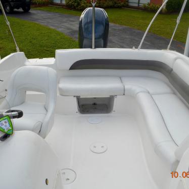 2013 Hurricane 188 sun deck sport