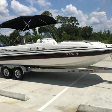 2014 Hurricane 231 deck boat