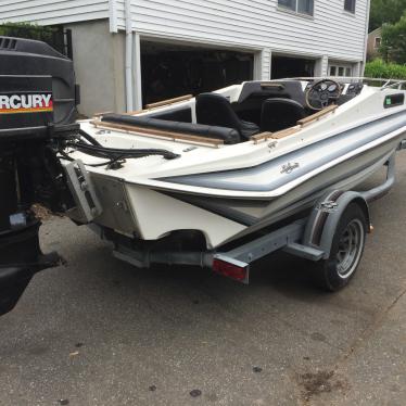 Hydrostream Venus XT 1987 for sale for $9,200 - Boats-from-USA.com