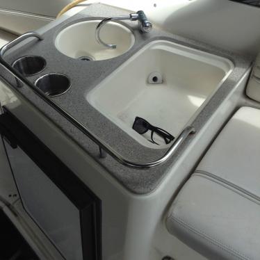 2008 Larson 330 cabrio cabin cruiser