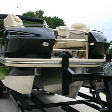 2014 Larson escape 25