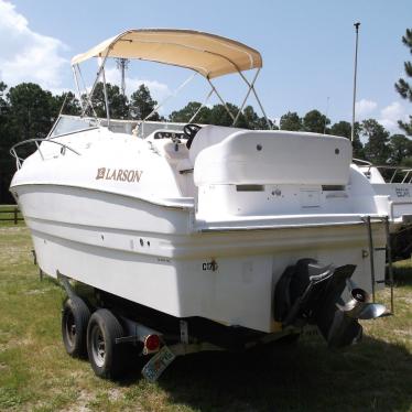 2001 Larson 254 cabrio mid cabin