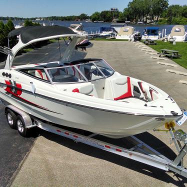 2014 Larson 258 lxi boat