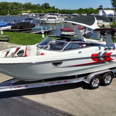 2014 Larson 258 lxi boat