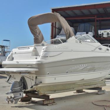 2008 Larson 260 cabrio mid cabin