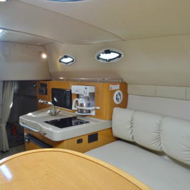 2008 Larson 260 cabrio mid cabin