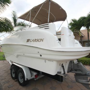 2004 Larson 274 cabrio