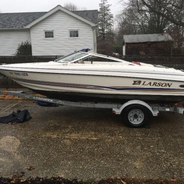 2002 Larson bowrider