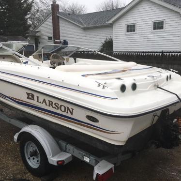 2002 Larson bowrider