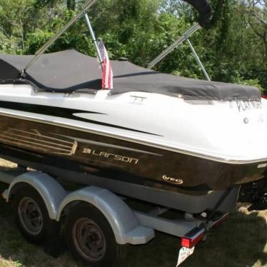 2012 Larson lx2150