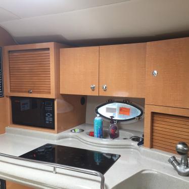 2008 Larson 330 cabrio cabin cruiser