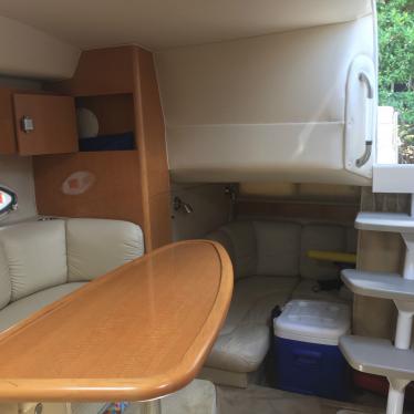 2008 Larson 330 cabrio cabin cruiser