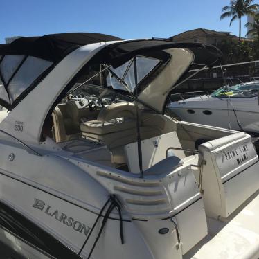 2008 Larson 330 cabrio cabin cruiser