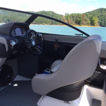 2014 Malibu wakesetter 23lsv