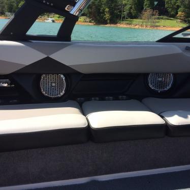 2014 Malibu wakesetter 23lsv